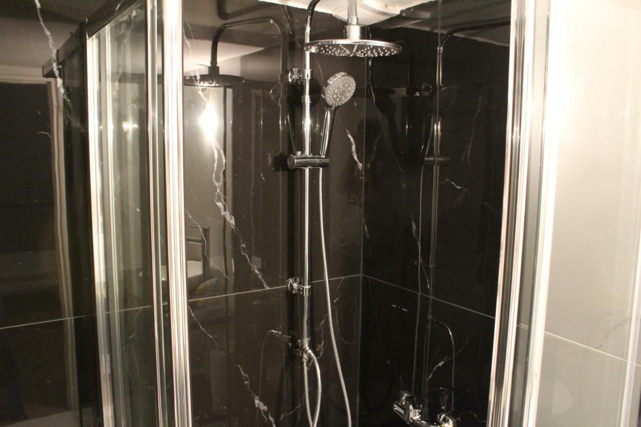 La Station Secreta Apartment Athena Bagian luar foto